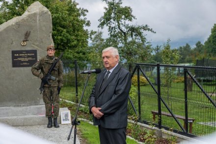 Uroczystość upamiętnienia mjra Adolfa Pilcha - przemawia Jan Poloczek